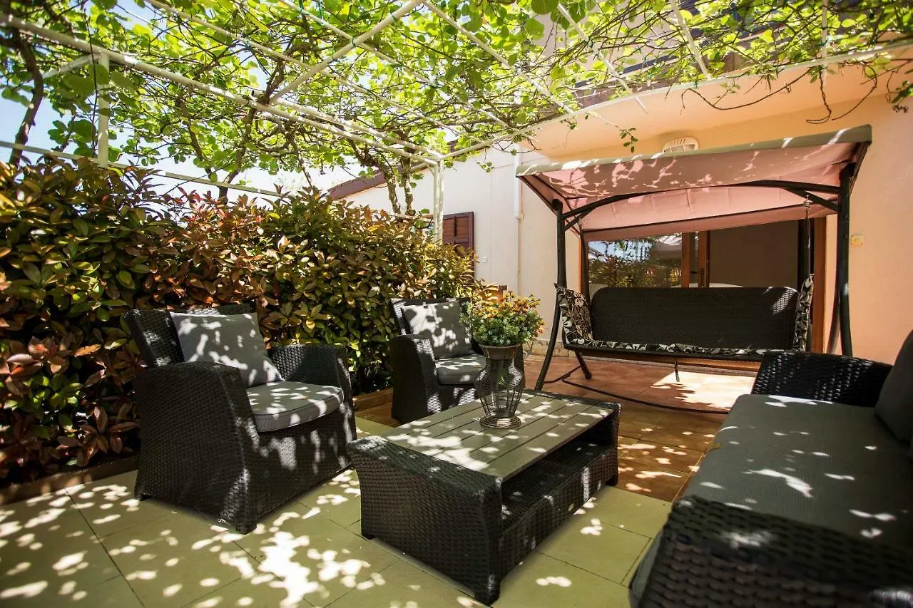 Villa Holliday Home Lopac Fazana Croatia